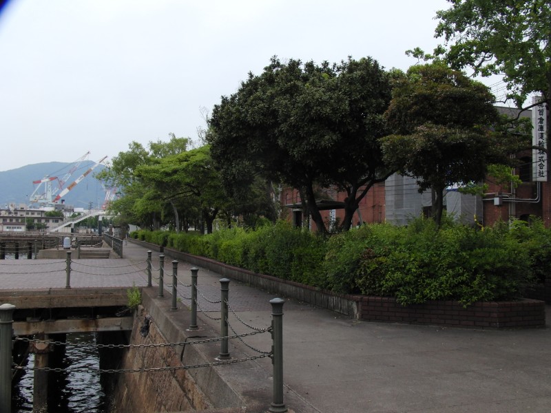 公園（少し斜め）