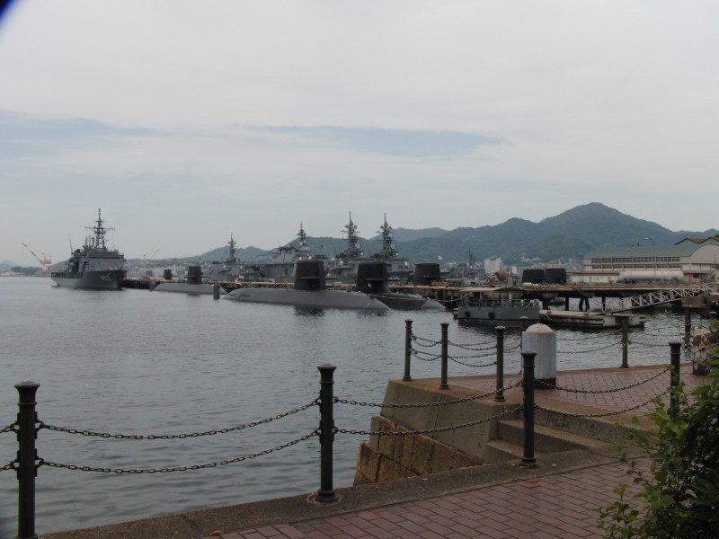 公園（潜水艦も並んでる）