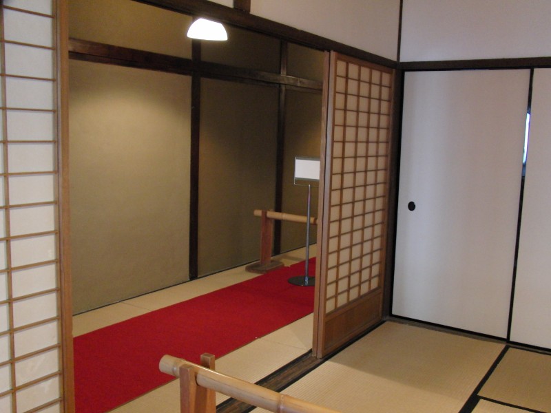 畳敷きの内廊下