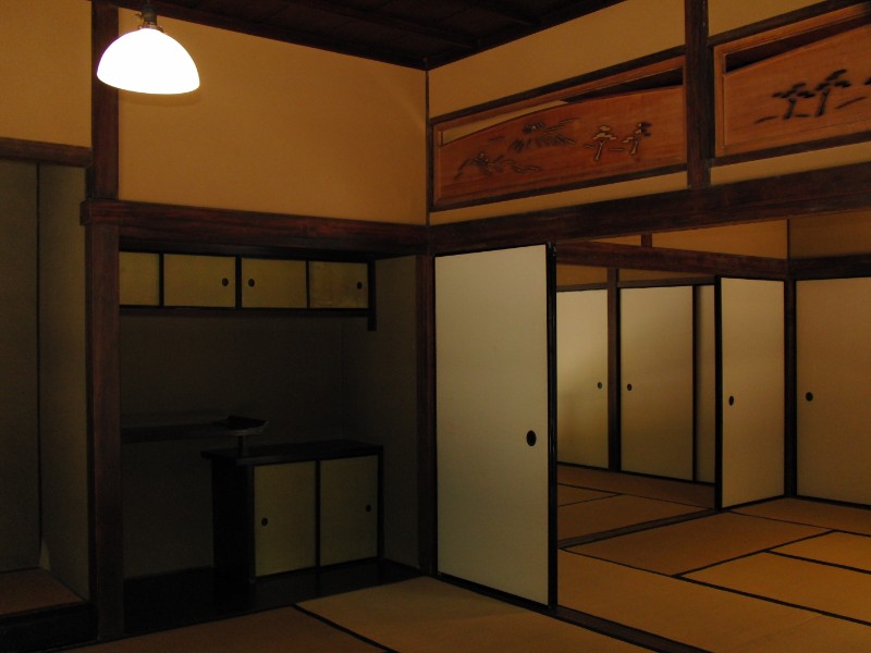 襖を開けているから広々