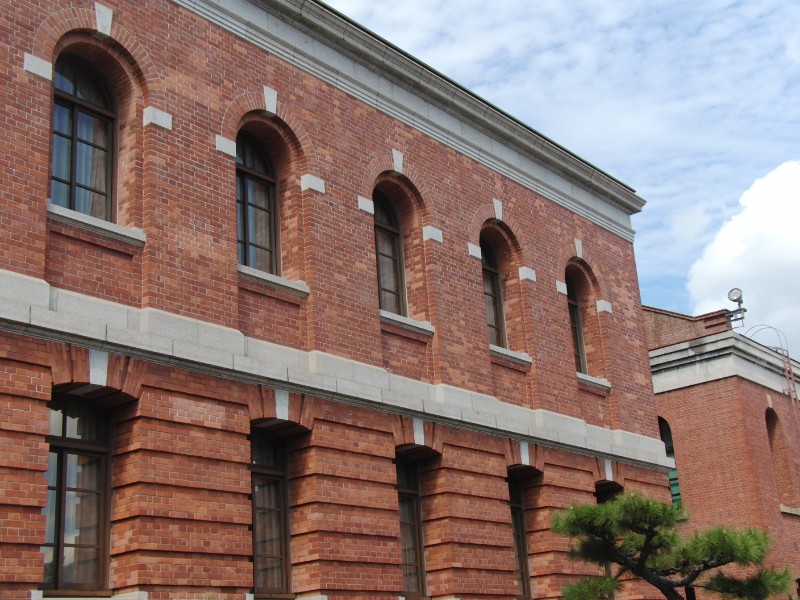 松の緑が映える