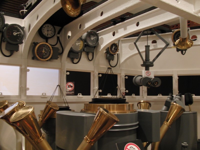 人が居ない時を狙って撮った艦橋